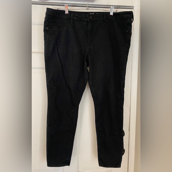 Universal Thread Denim - Universal Thread black jeggings Size 18